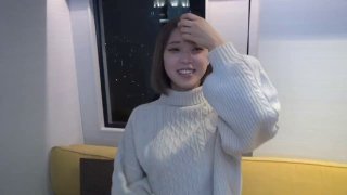 鸣人和小樱路边摊遇到的美女2